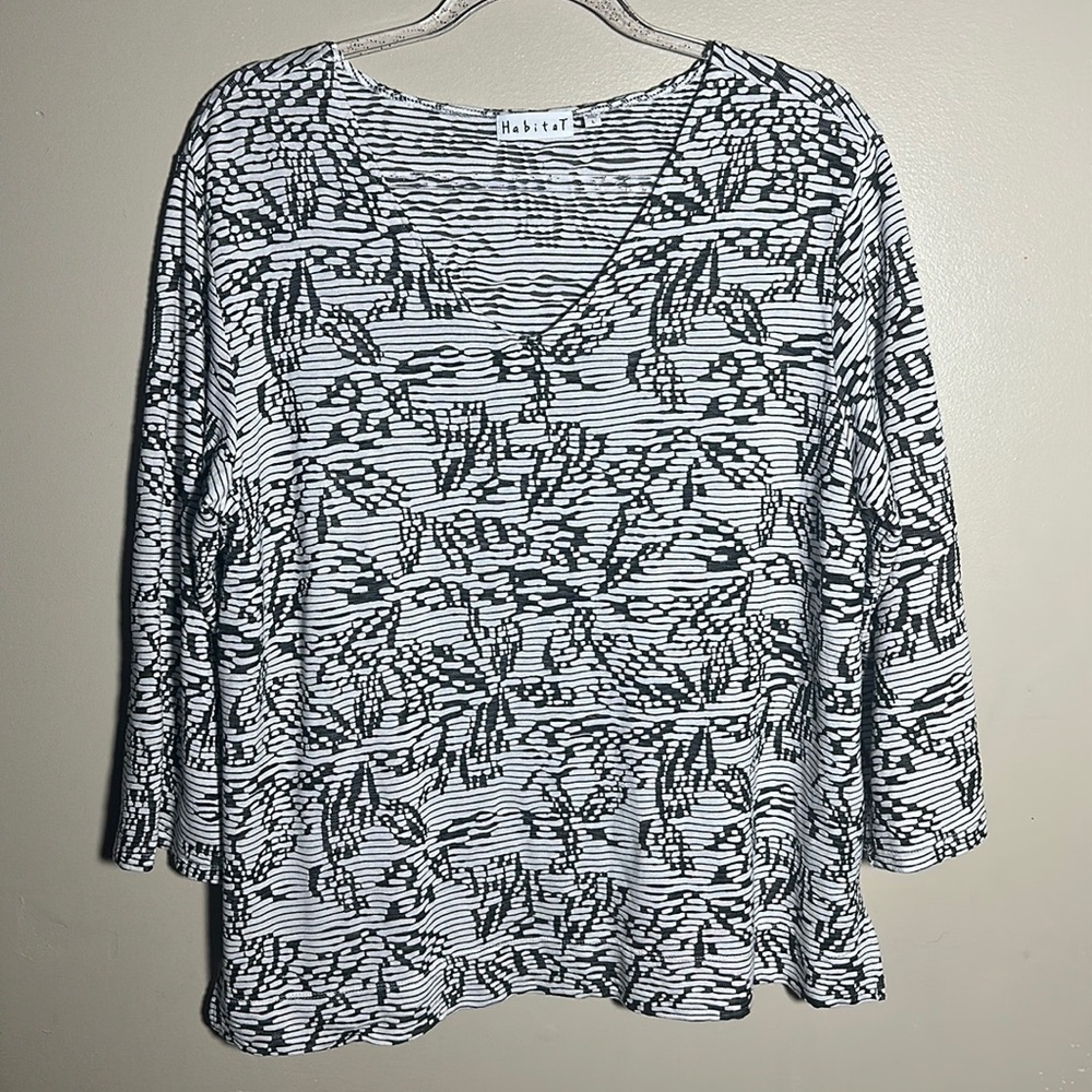 Habitat Black‎ White V Neck Top | Large